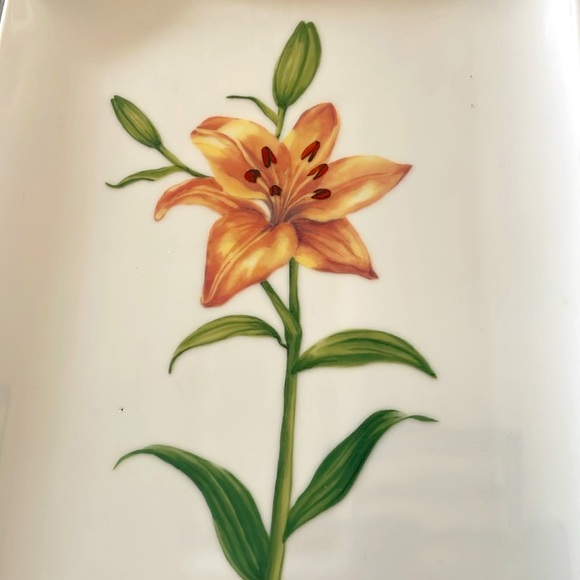 Large Lily Serving Platter by Martha Stewart - Picture 5 of 5